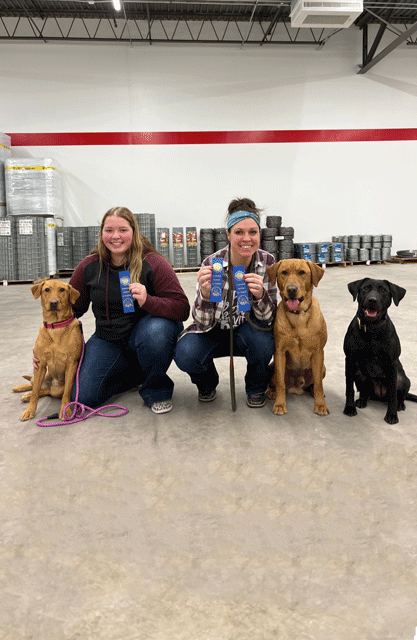 jenna-zenner-akc-good-citizen-trainer-holds-certified-ribbons